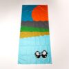 Microfibre Beach Towel with colorful logopring for relaxing at the beach. Fast-drying and sand-free material. 90cm x 200cm.